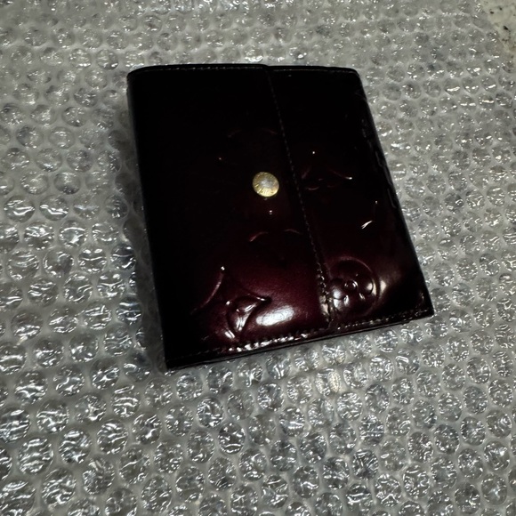 Louis Vuitton Vernis Amarante Monogram Envelope - Used - Picture 6 of 10